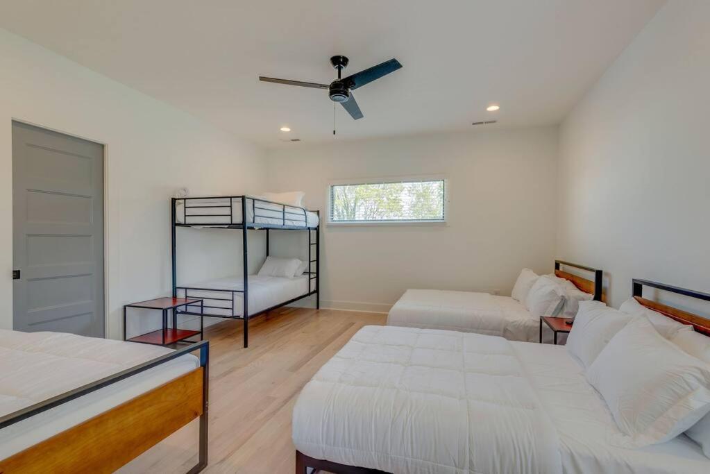 Luxury Downtown Nash/roofdeck/11 Beds Holiday home